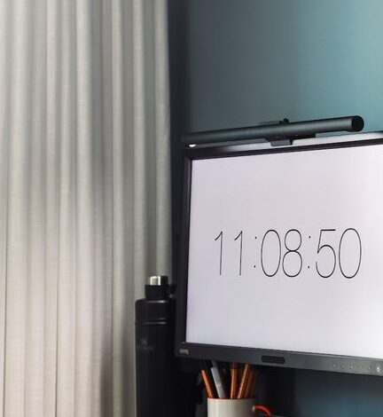 Practical Tips for Organizing a Clutter-Free and Functional Home Office